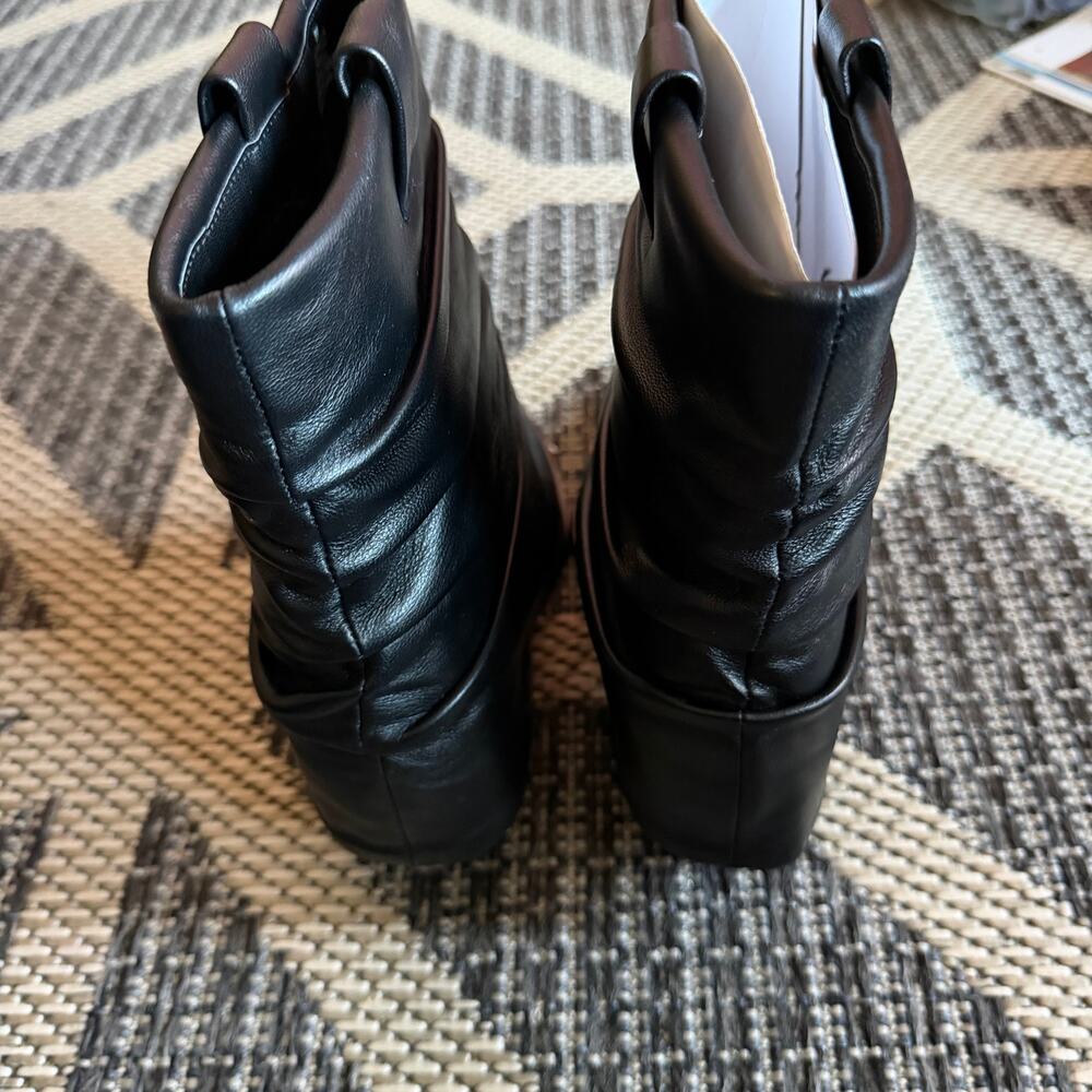 D'Amelio Footwear Savella Black Leather Slouchy Western Booties Size 9M - Picture 9 of 10